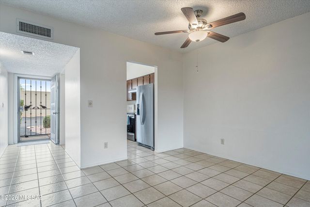 896 S Pantano Road, Tucson, AZ 85710