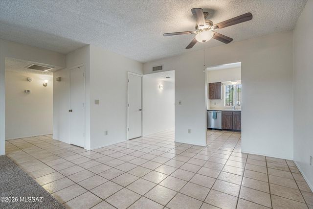 896 S Pantano Road, Tucson, AZ 85710
