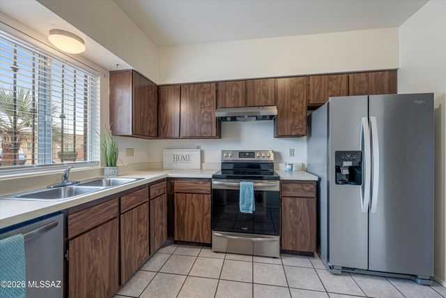 896 S Pantano Road, Tucson, AZ 85710