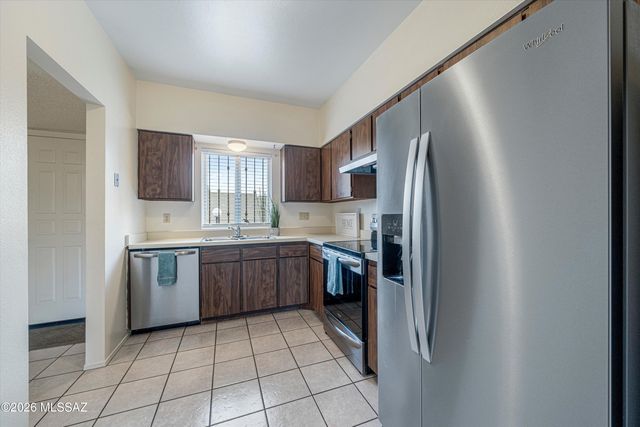 896 S Pantano Road, Tucson, AZ 85710