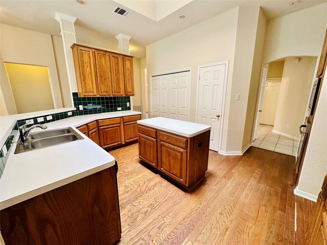 6514 Clairmont DR, Austin, TX 78749