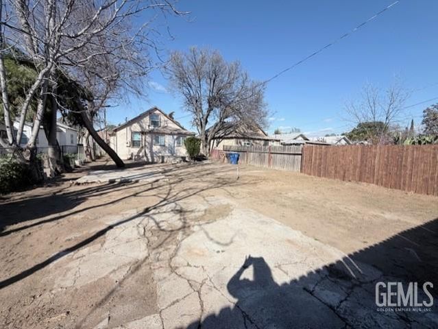 321 Lincoln Avenue, Bakersfield, CA 93308