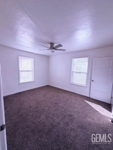 321 Lincoln Avenue, Bakersfield, CA 93308