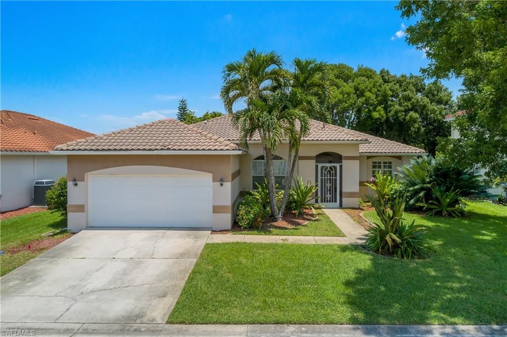 11082 LAKELAND CIR, FORT MYERS, FL 33913 — exterior