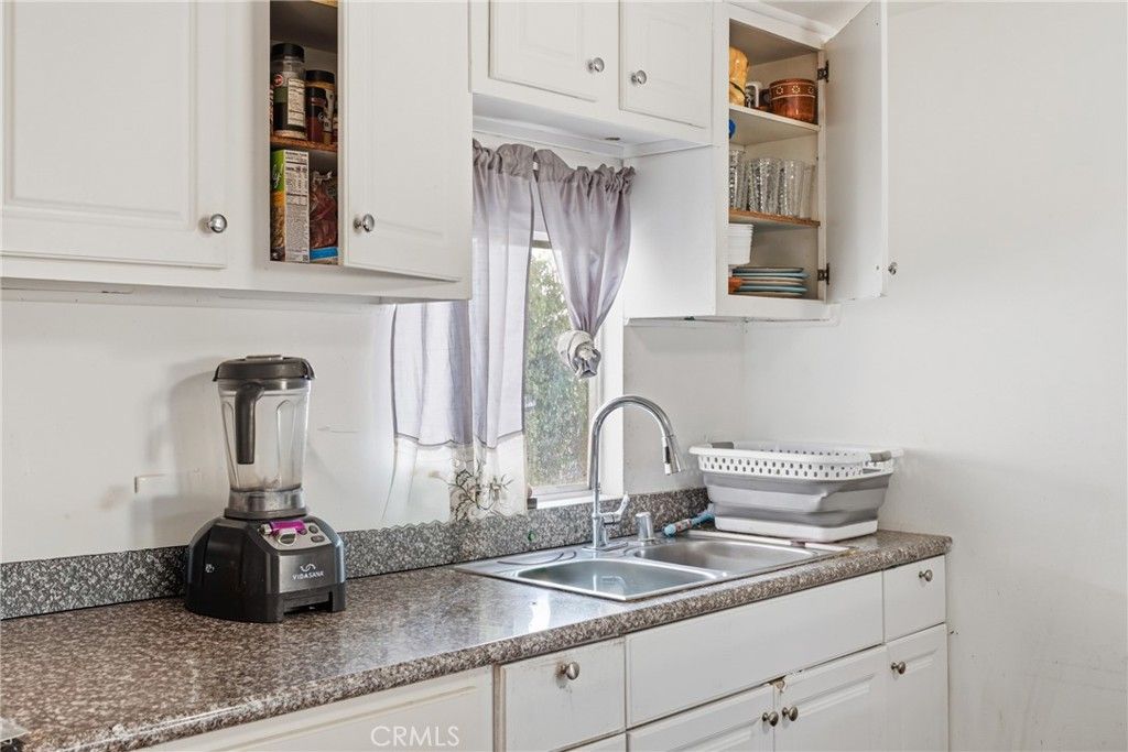 250 N Linden Avenue 185, Rialto, CA 92376 — photo 4