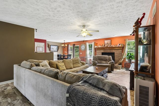 49 Central AVENUE, Fallowfield, PA 15022