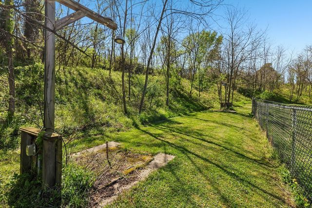 49 Central AVENUE, Fallowfield, PA 15022