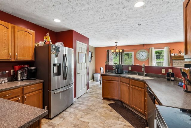 49 Central AVENUE, Fallowfield, PA 15022