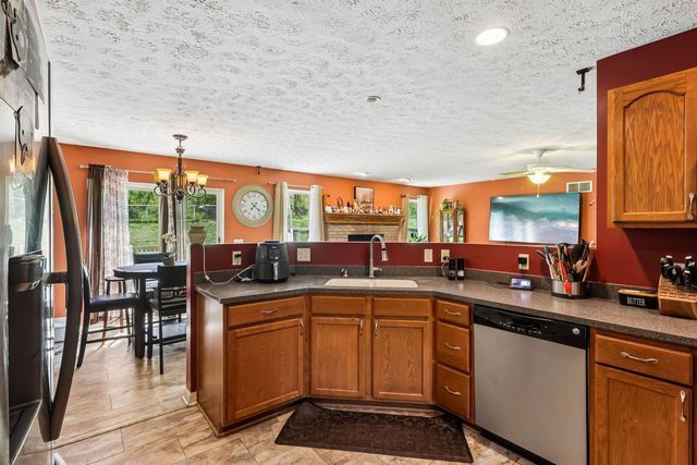 49 Central AVENUE, Fallowfield, PA 15022