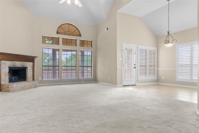 800 Whitley Court, Kennedale, TX 76060
