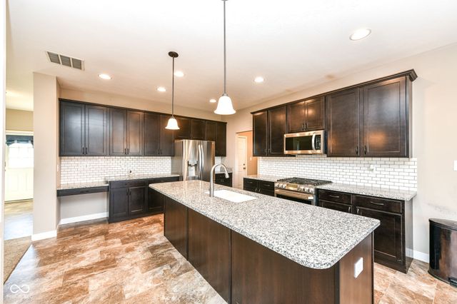 18372 Clayborne Drive, Westfield, IN 46074