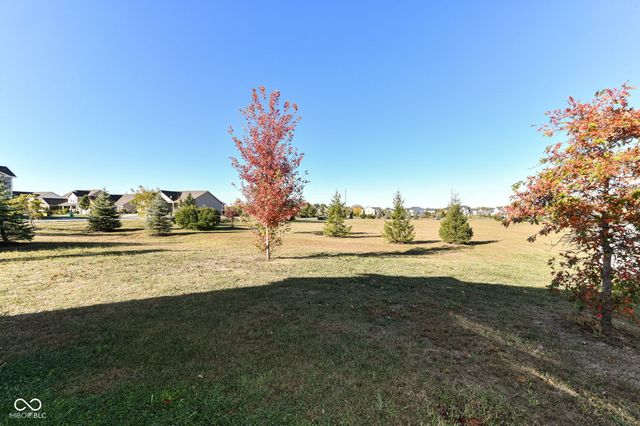 18372 Clayborne Drive, Westfield, IN 46074