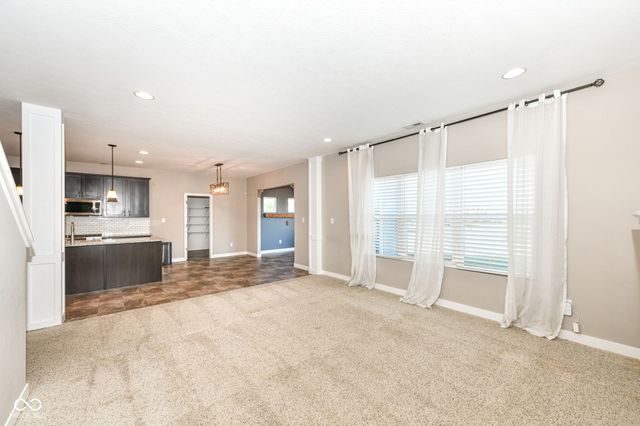 18372 Clayborne Drive, Westfield, IN 46074