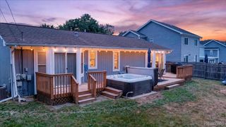 597 S Winding Drive, Waterford Charter Township, MI 48328