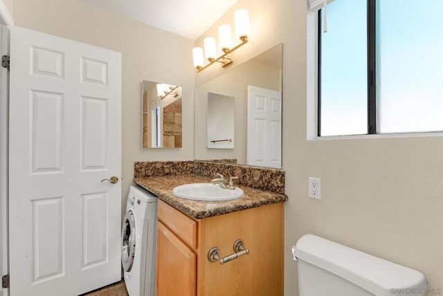 201 Twin Oaks Ave 5, Chula Vista, CA 91910