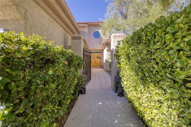 7402 Mission Hills Drive, Las Vegas, NV 89113