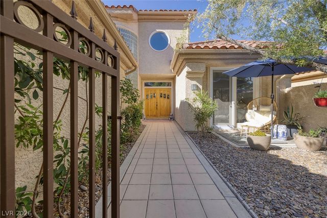 7402 Mission Hills Drive, Las Vegas, NV 89113