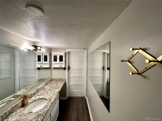2525 S Dayton Way 1409, Denver, CO 80231