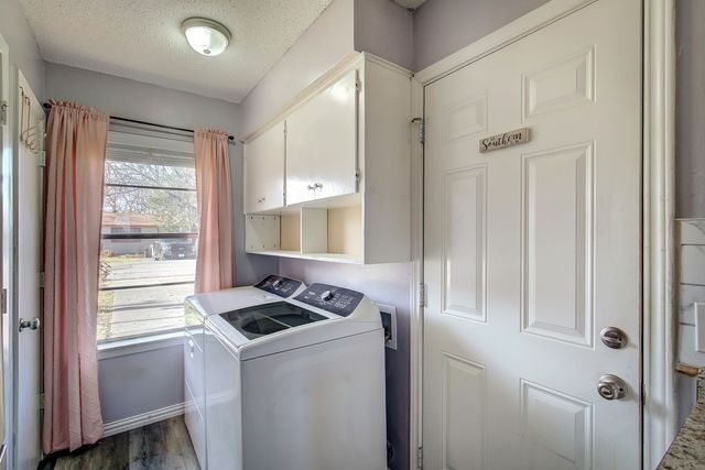 307 E Mccoulskey Street, Terrell, TX 75160