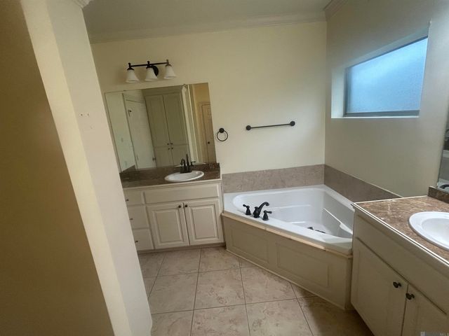 15080 Garden Creek Dr, Walker, LA 70785