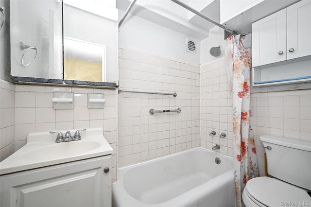 99-60 63rd Road 7Q, Rego Park, NY 11374