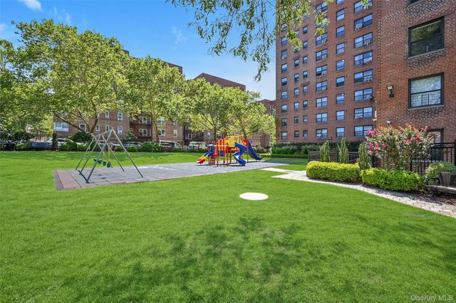 99-60 63rd Road 7Q, Rego Park, NY 11374