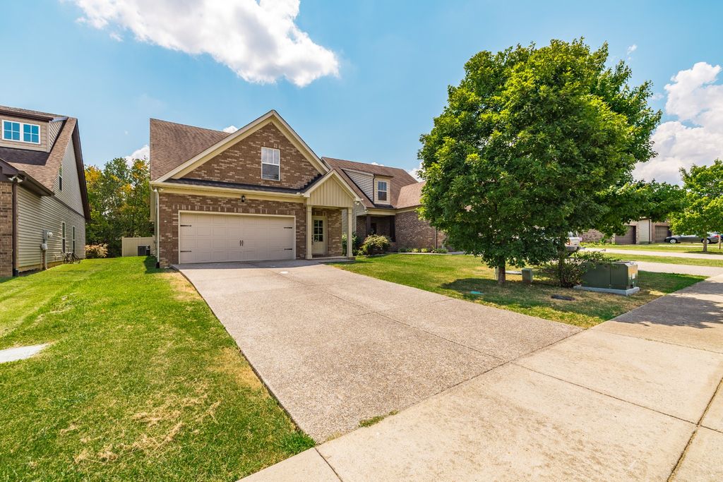 231 Donna Dr, Hendersonville, TN 37075
