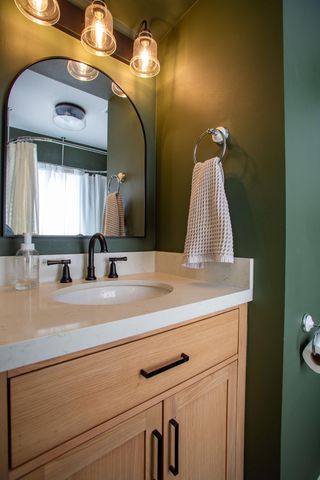 404 Napoleon Street, Valparaiso, IN 46383