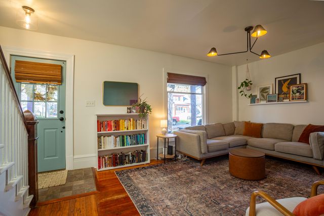 404 Napoleon Street, Valparaiso, IN 46383