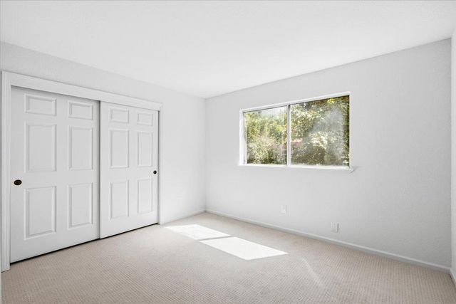 7812 River Village Dr, Sacramento, CA 95831