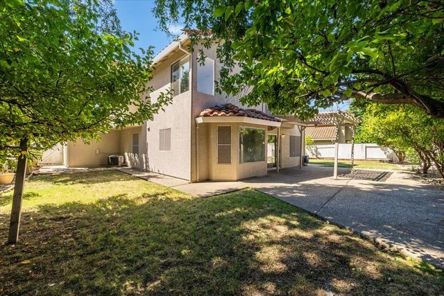7812 River Village Dr, Sacramento, CA 95831