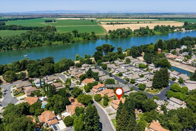 7812 River Village Dr, Sacramento, CA 95831