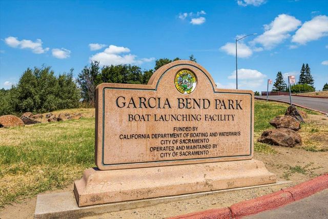 7812 River Village Dr, Sacramento, CA 95831
