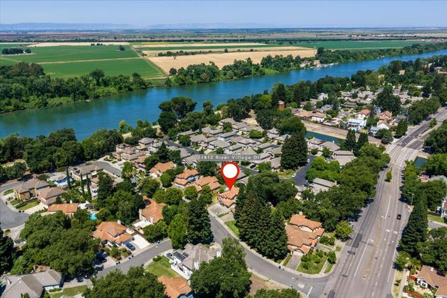 7812 River Village Dr, Sacramento, CA 95831