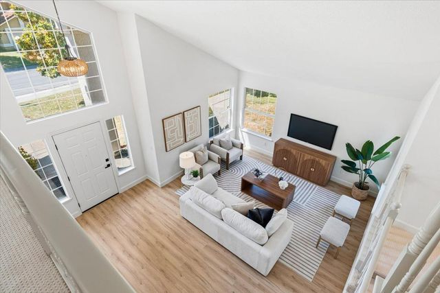 7812 River Village Dr, Sacramento, CA 95831