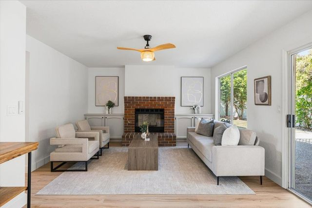 7812 River Village Dr, Sacramento, CA 95831