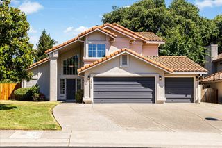 7812 River Village Dr, Sacramento, CA 95831