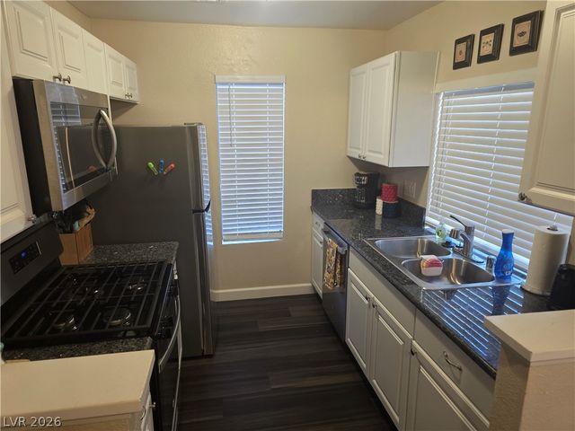 4878 Nara Vista Way 104, Las Vegas, NV 89103