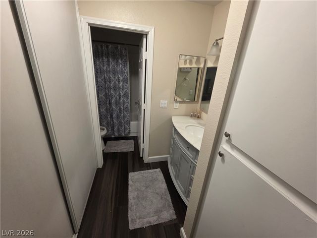 4878 Nara Vista Way 104, Las Vegas, NV 89103