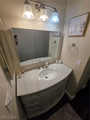 4878 Nara Vista Way 104, Las Vegas, NV 89103