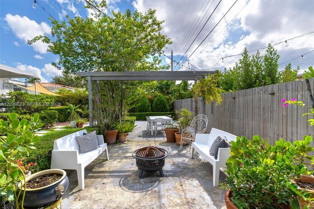 8281 SW 27th Lane, Miami, FL 33155