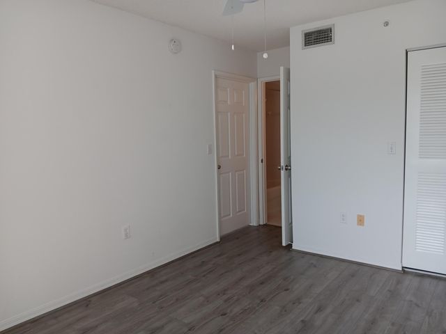 1640 N 42nd Circle 204, Vero Beach, FL 32967