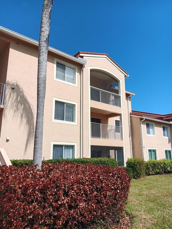 1640 N 42nd Circle 204, Vero Beach, FL 32967