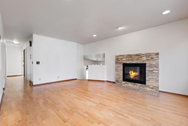 125 Pleasant Lane E, Excelsior, MN 55331