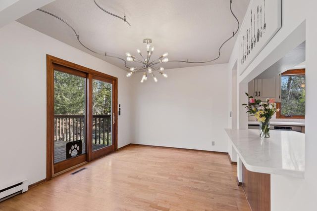 125 Pleasant Lane E, Excelsior, MN 55331