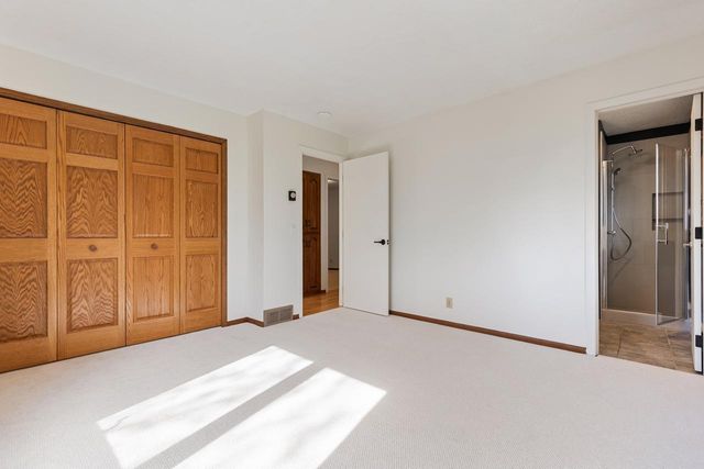 125 Pleasant Lane E, Excelsior, MN 55331
