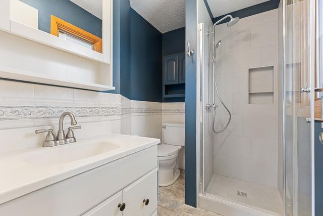 125 Pleasant Lane E, Excelsior, MN 55331
