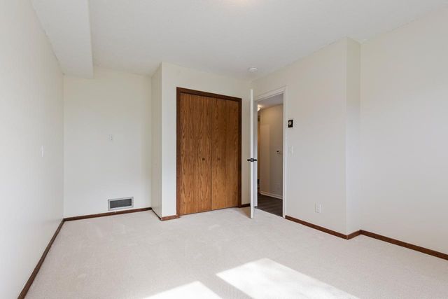 125 Pleasant Lane E, Excelsior, MN 55331