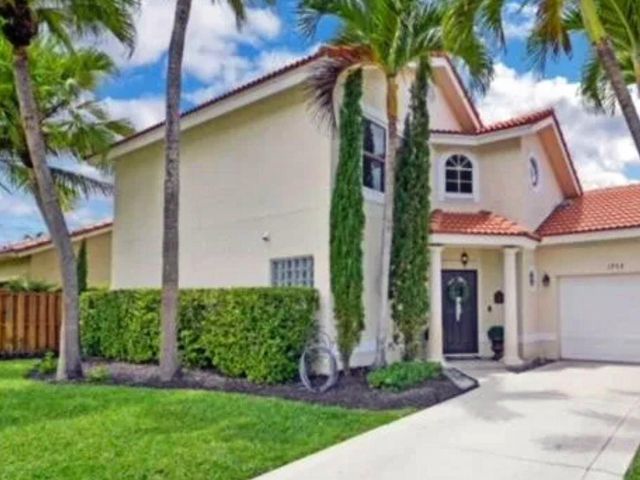 1752 Harborside Circle, Wellington, FL 33414