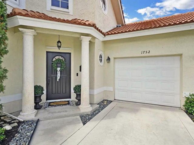 1752 Harborside Circle, Wellington, FL 33414